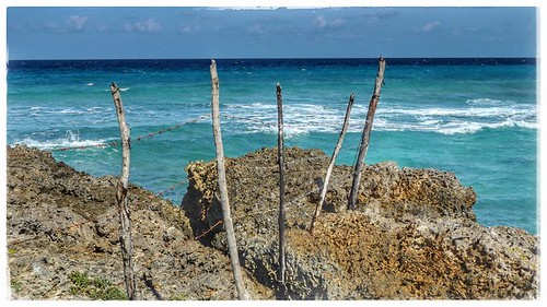 ocean sea beach fence landscape waves outdoor cuba shore holguin rafaelfreyre rocklimestone