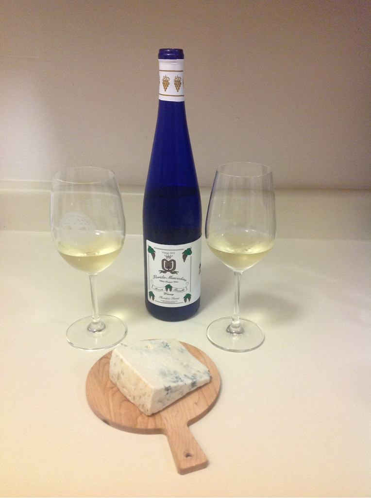 Florida Muscadine White Dessert Wine and Harbourne Goat Blue Cheese 1