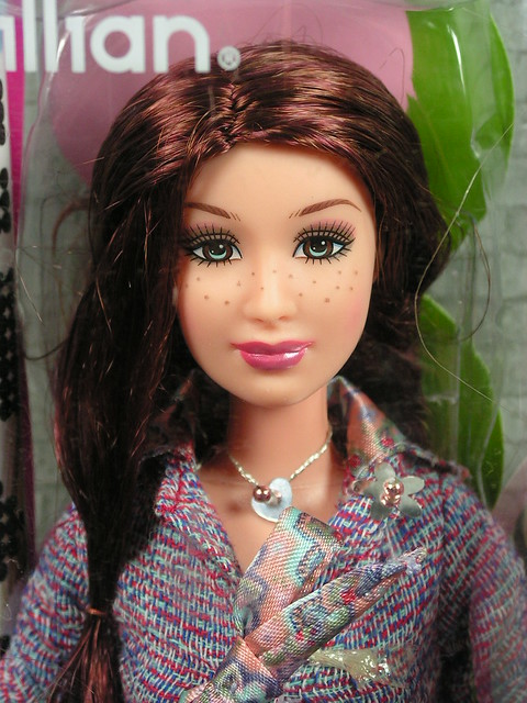 2005 Barbie Fashion Fever Gillian H0922 (1)