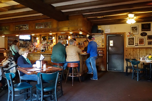 people bar restaurant pub view iowa iowacity stpatricksday patrons 2016 iatehere wigandpen sonyrx100ii