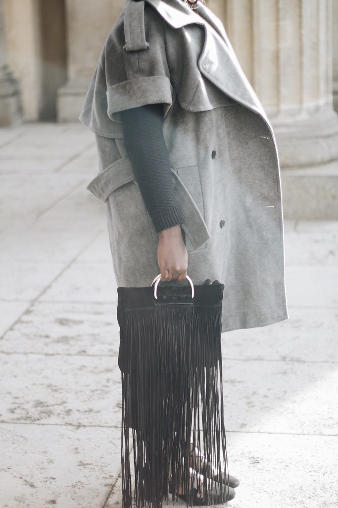 Lois Opoku fashion Week Streetstyle Grey Coat Leather culottes lisforlois