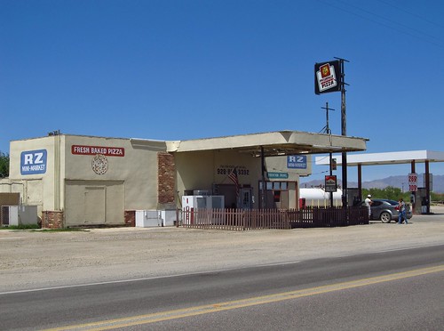 arizona roadtrip gasstation salome servicestation us60 rzminimarket