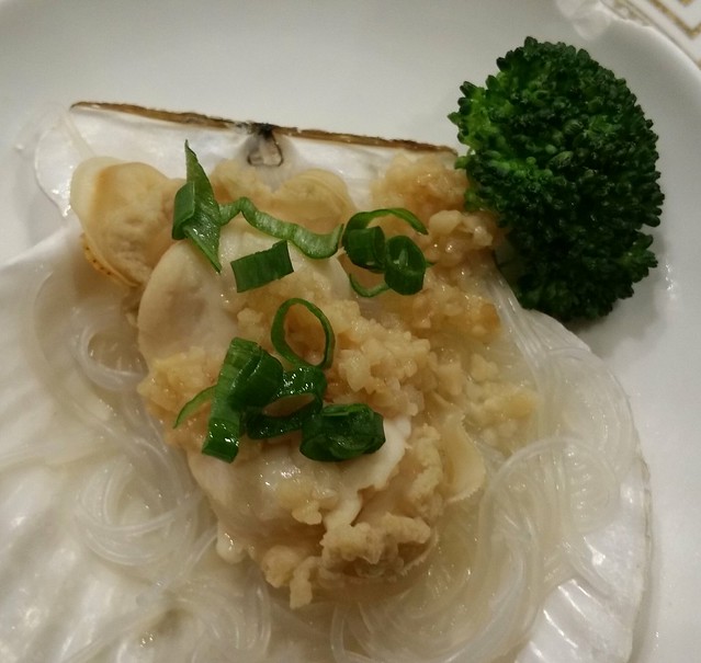 2016-Feb-24 Fortune House - steamed fresh scallop