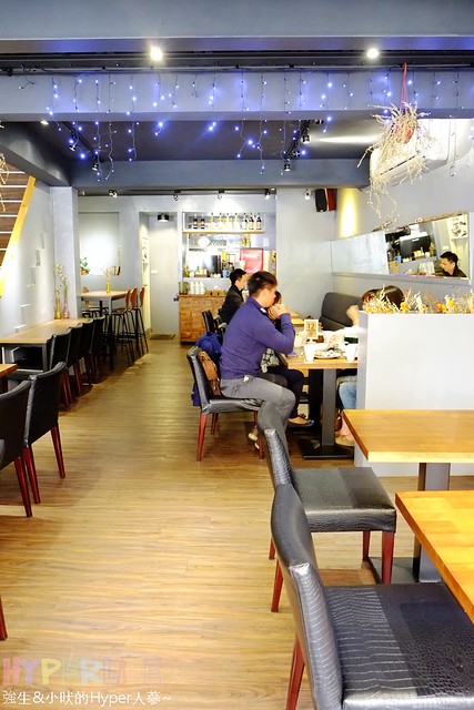LEO CHIU樂丘廚房(中國醫店)，蜜糖鬆餅口感Q彈有別於傳統烈日鬆餅令人驚艷，燉飯和意大利麵也不錯吃呦! @強生與小吠的Hyper人蔘~