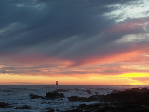 ocean sunset sky mer france clouds landscape soleil seaside coucher olympus ciel nuages phare vendée borddemer