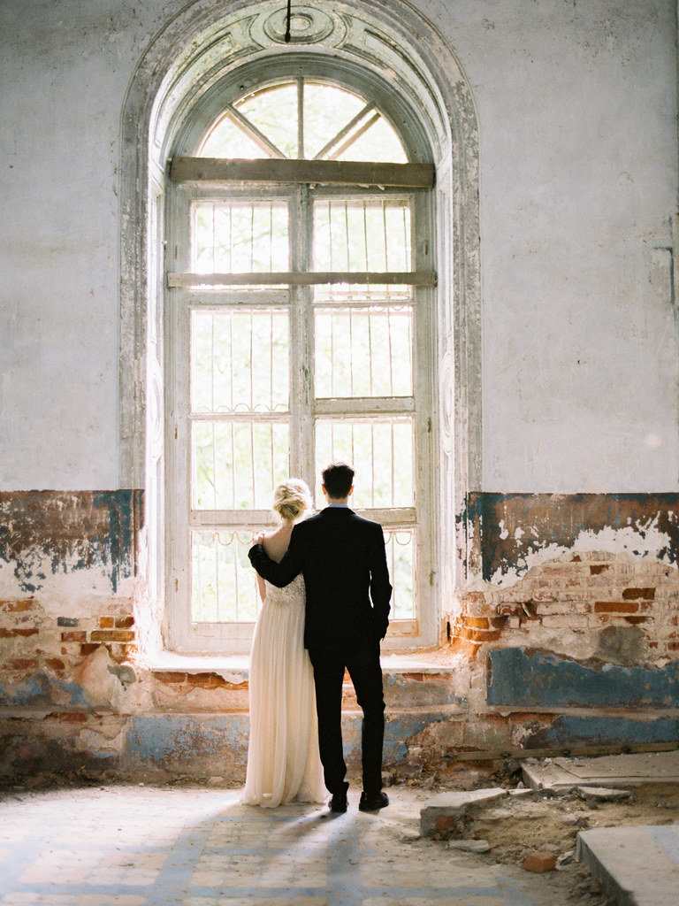 Fine art wedding shoot | fabmood.com #weddinginspiration