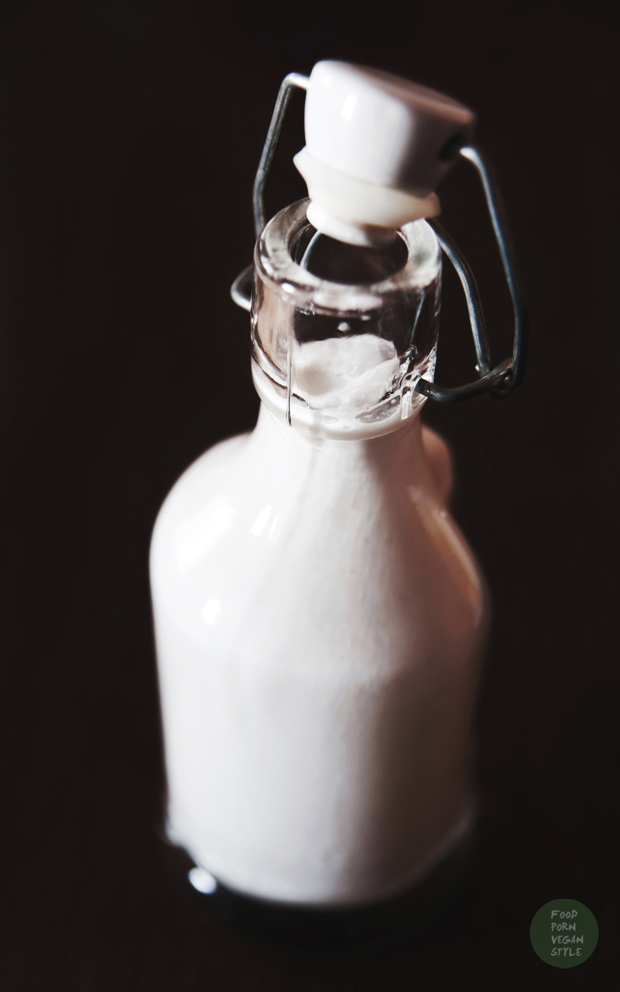 Homemade sesame seed milk