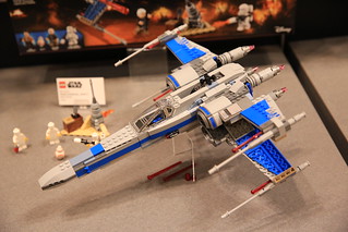 LEGO Star Wars 75149 Resistance X-wing Fighter 2