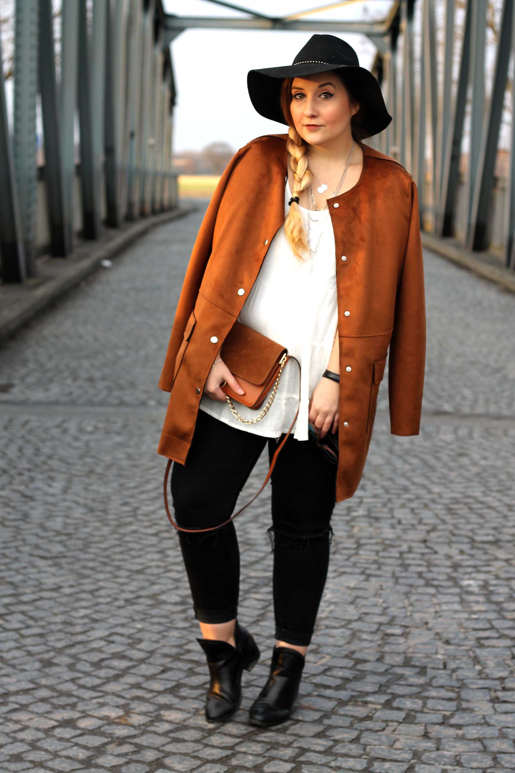 outfit-modeblog-fashionblog-mantel-braun-wildleder-jeans-schwarz-chloe