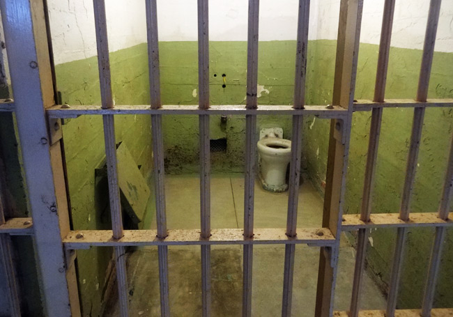 alcatraz-cell