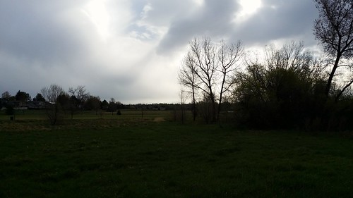 #tommw 40F mostly cloudy. Breezy