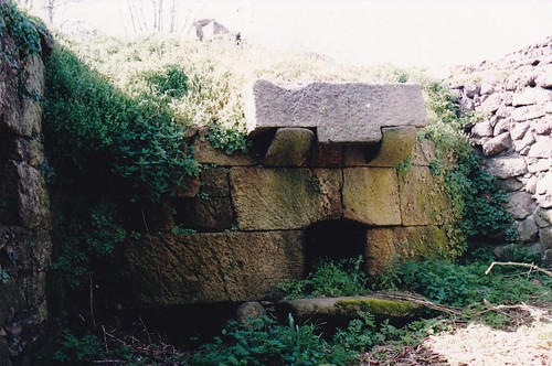 ANTES: O forno da Lavandeira antes da súa rehabilitación (Sandiás - Ourense) (Marzo 2000).