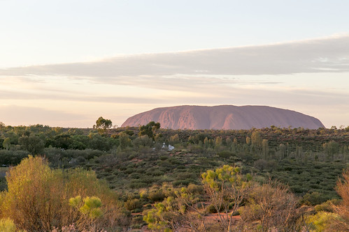 travel sunrise canon square nationalpark australia squareformat outback uluru monolith ayersrock canon6d iphoneography instagramapp uploaded:by=instagram