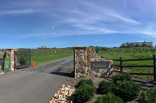 Merriam Vinayards - Gate