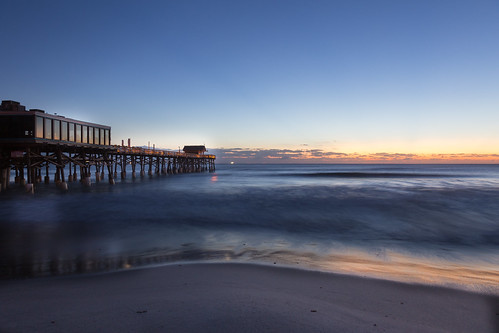 ocean blue usa brown sun sol praia beach nature yellow azul sunrise canon pier us sand unitedstates florida areia natureza wave amarelo eua oceano nascerdosol onda cocoabeach canonef24105mmf4lisusm canoneos6d