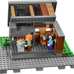 LEGO Minecraft 21128 The Village 08