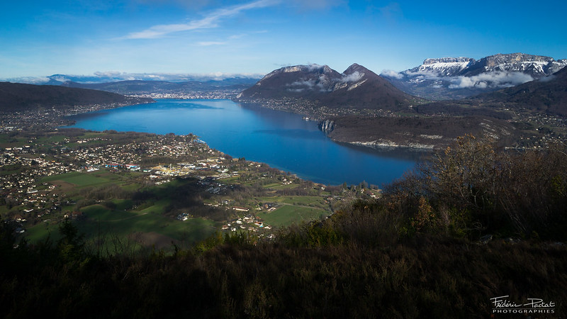 Annecy Lake surroundings