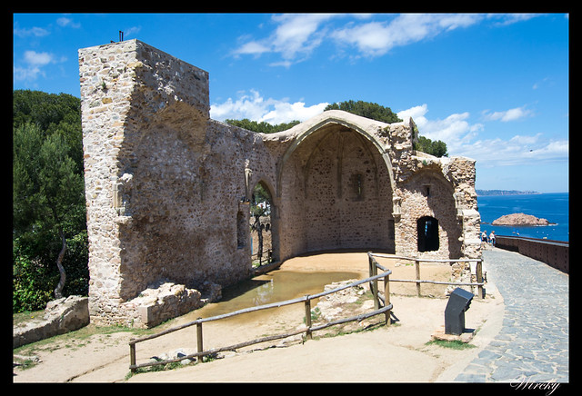 Girona Tossa de Mar Sant Feliu de Guíxols Ampuriabrava - Ruinas antigua iglesia gótica