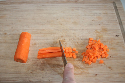 31 - Möhre würfeln / Dice carrot