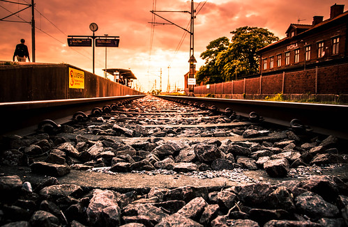trainstation skåne sunset solljus svedala rails sweden station solnedgång skånelän sverige se