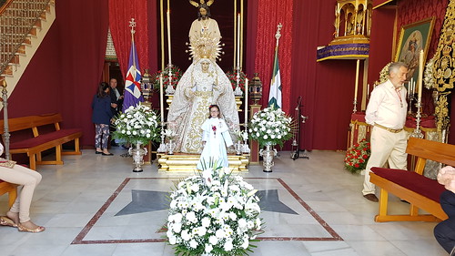 Besamano Virgen de la Esperanza en la casa hermandad de Cautivo