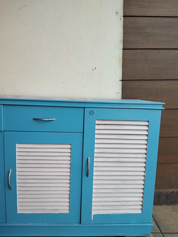 painting an old cabinet