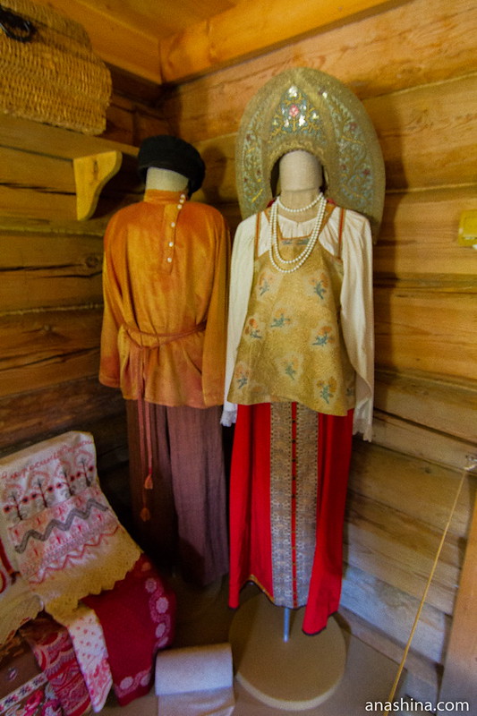 Наряды жениха и невесты, Музей деревянного зодчества, Суздаль