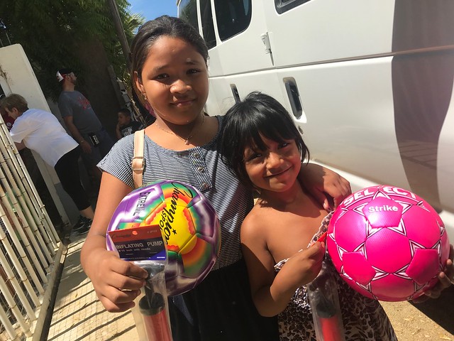 Shawna's soccer balls for Los Cabos kids May 2018