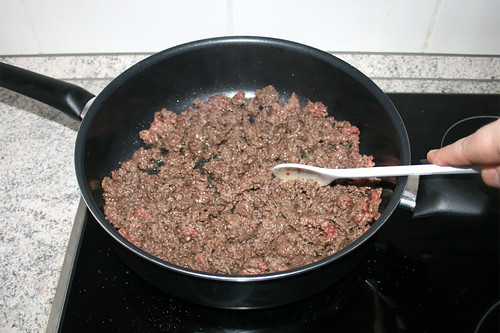 19 - Hackfleisch krümelig anbraten / Fry ground meat crumbly