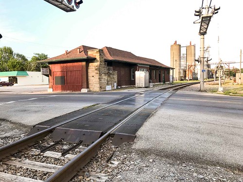 illinoiscentralrailroad depot bentonil benton railroad
