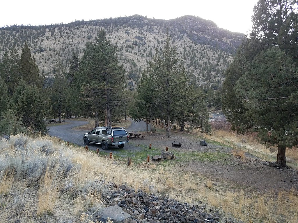 Camping at Lone Pine Campground on the Lower Crooked River Back Country Byway
