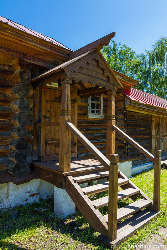 Крыльцо избы-двойни, Музей деревянного зодчества, Суздаль