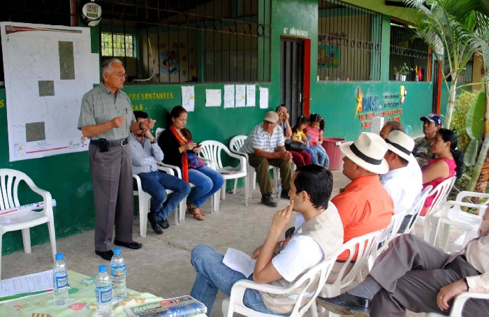Intervencion del Prof. Danilo Cueva Vera, miembro de la Junta Parroquial de San Isidro, cantón Sucre, difiniendo limites