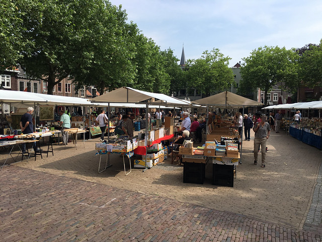 Boekenmarkt Lieve Vrouwekerkhof Amersfoort