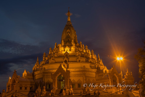 buddhism burma chinthe myanmar swetawmyatpaya yangon oothrelicpagoda yangonregion myanmarburma mm