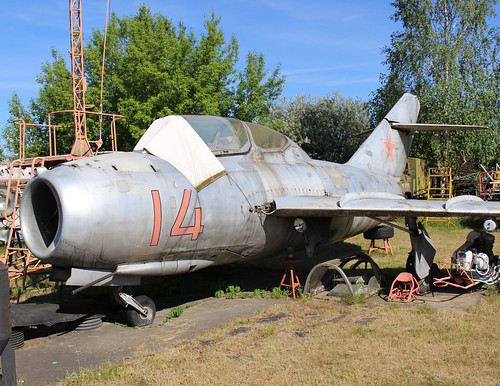 14red MiG-15UTI Riga-Skulte 19-05-18