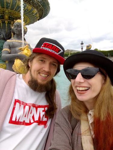 Selfie at the Place de la Concorde fountain