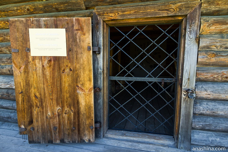 Дверь амбара, Музей деревянного зодчества, Суздаль