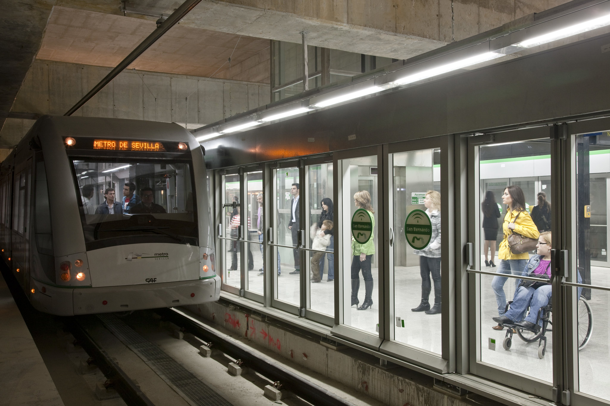 MS0025-Campaña de publicidad sobre el uso del metro de Sevilla