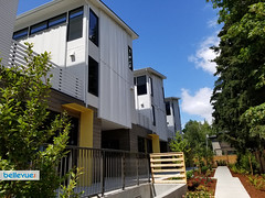 Park East Apartments & Townhomes | Bellevue.com