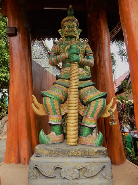FIN DE AÑO EN EL NORTE DE TAILANDIA - Blogs de Tailandia - Lamphun, la ciudad antigua (30)