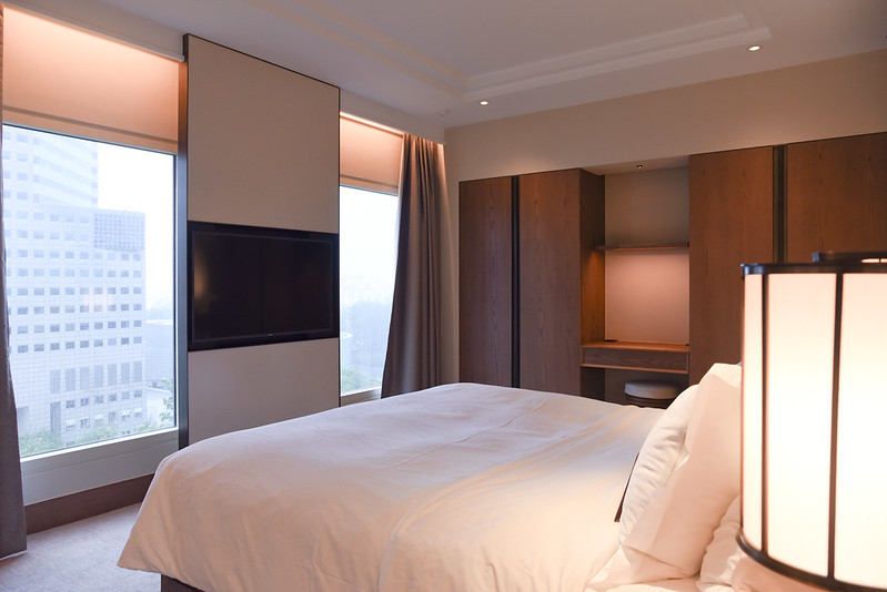 conrad singapore centennial suite bedroom