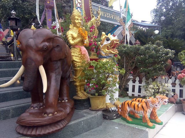 FIN DE AÑO EN EL NORTE DE TAILANDIA - Blogs of Thailand - Doi Suthep, la montaña del elefante blanco (52)