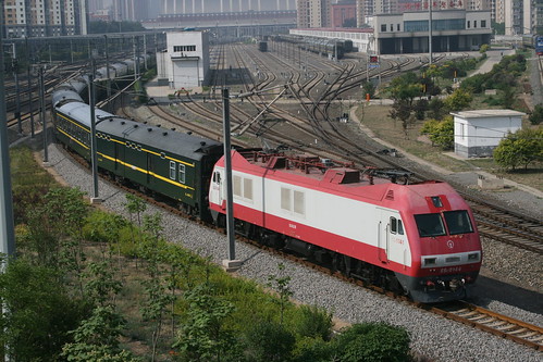 China Railway SS9 series(renovated) in Shenyang.Sta, Shenyang, Liaoning, China /June 9, 2018