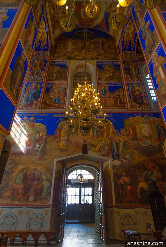 Роспись западной стены и западные золотые врата, собор Рождества Богородицы, Суздаль