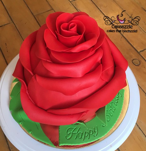 Giant Rose Cake by Cakeazzle