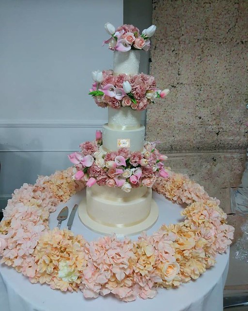Wedding Cake by Felisbella Cakes