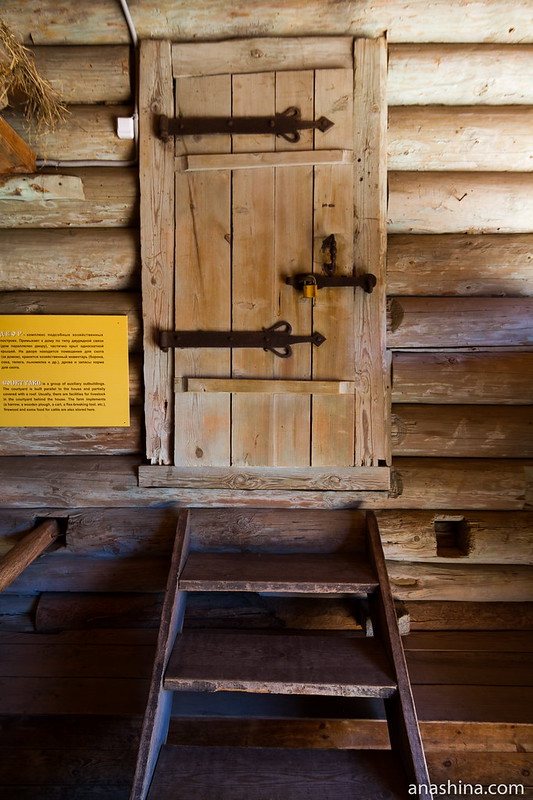 Дверь, музей деревянного зодчества, Суздаль 