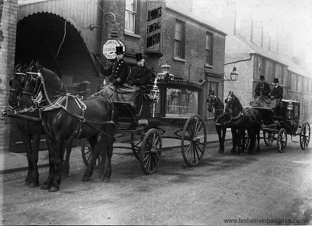 Jennings hearse, shown at a later date in St James’s Street.