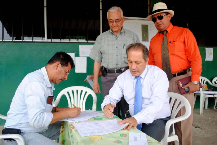 Firma de preacuerdo a solución de limites Chone-San Isidro cantón Sucre
